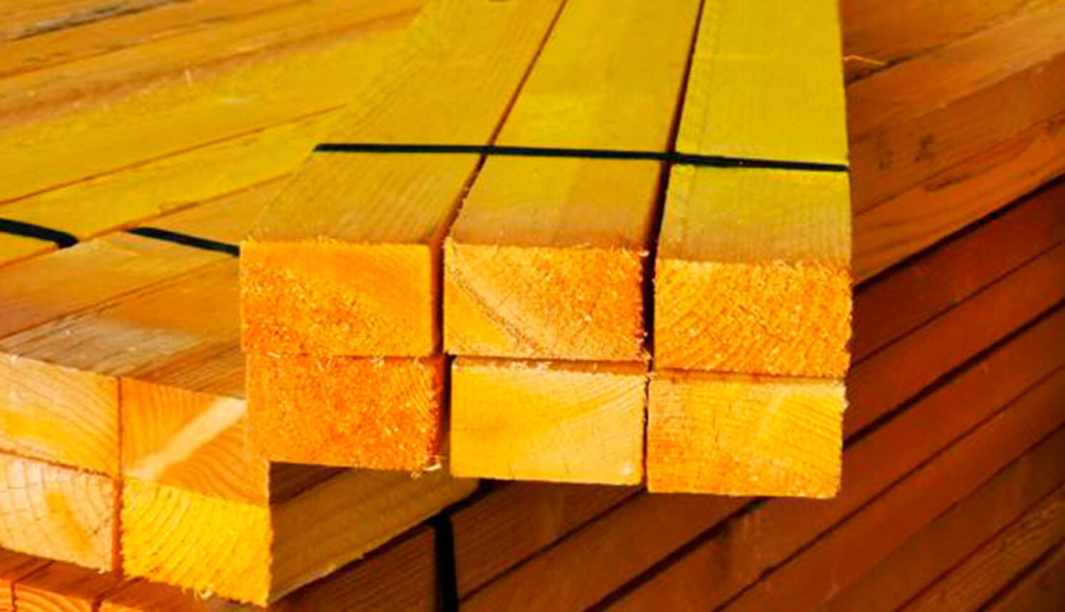 Chevrons traités classe 2 jaune pour charpente.