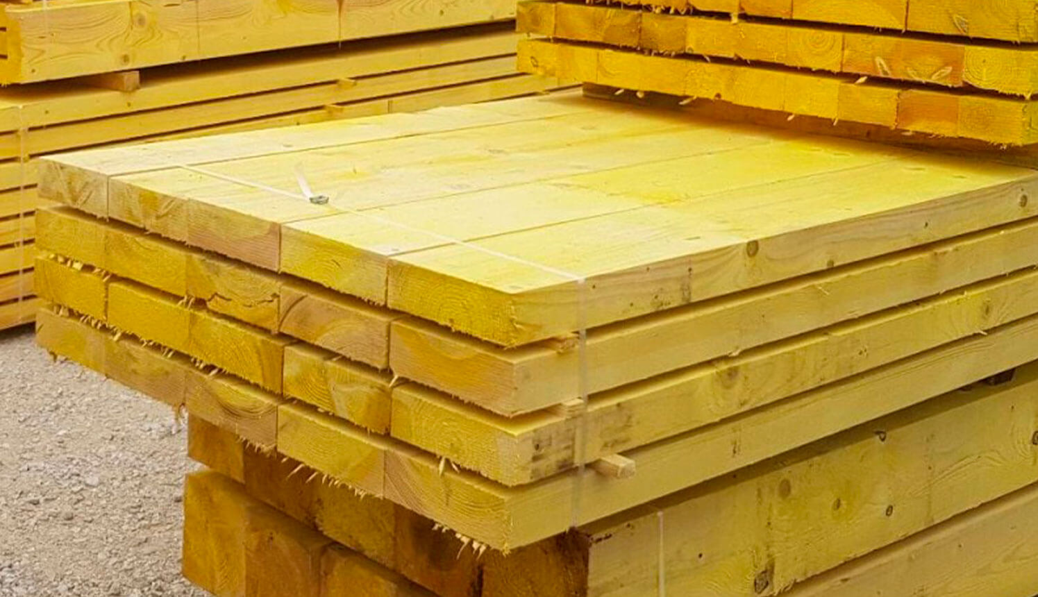 Madriers traités classe 2 pour charpente.