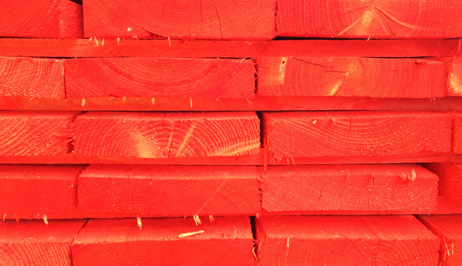 Plinthes rouges brutes pour signalétique